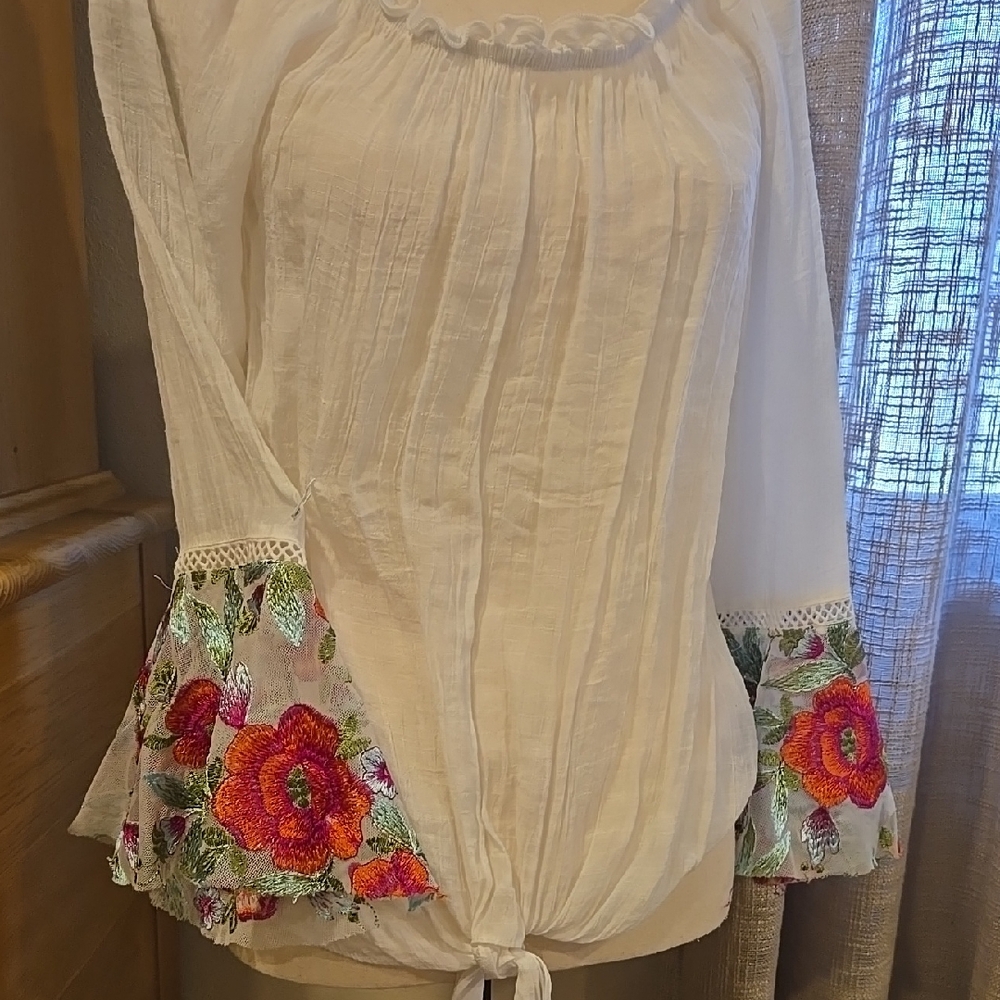 Embroidered  scoop neck floral White Blouse